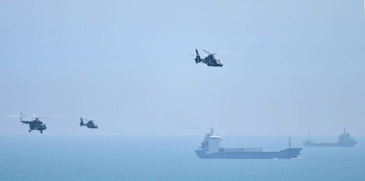 Pasukan China menggelar latihan militer dekat dengan perairan Taiwan. Ketegangan kedua negara meninggkat usai kunjungan ketua DPR Amerika Serikat Nancy Pelosi belum lama ini/ist