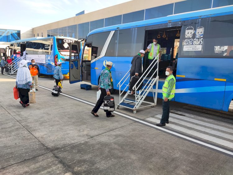 Jemaah haji debarkasi Palembang saat tiba di tanah air . (Istimewa/rmolsumsel.id)