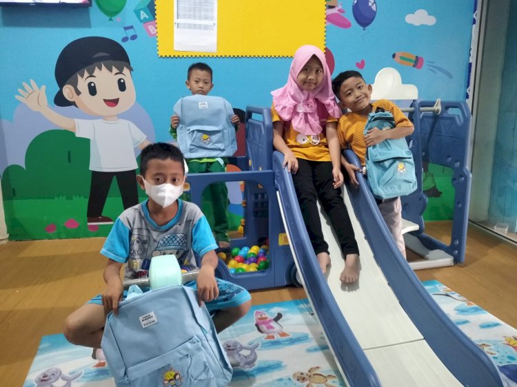 Anak –anak yang mengikuti bimbel di Palembang. (ist/rmolsumsel.id). 