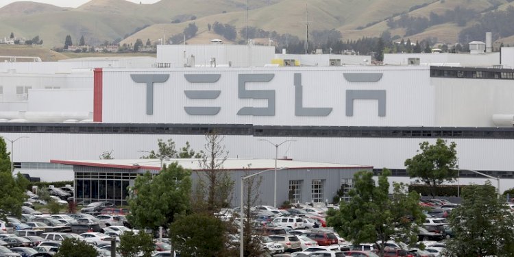 Produsen mobil listrik Amerika Serikat (AS), Tesla/ist