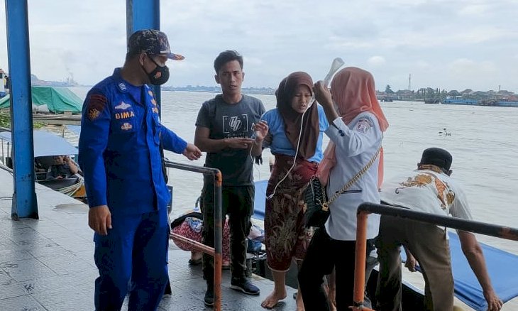 Ambulance Apung Polair Polda Sumsel Bantu Warga Melahirkan/ist
