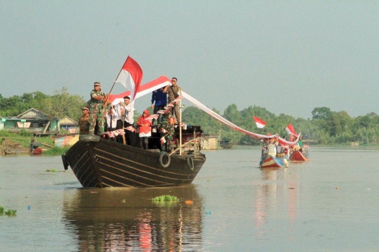 Bendera sepanjang 177 meter berkibar di Sungai Lalan sebagai peringatan HUT RI ke-77/ist