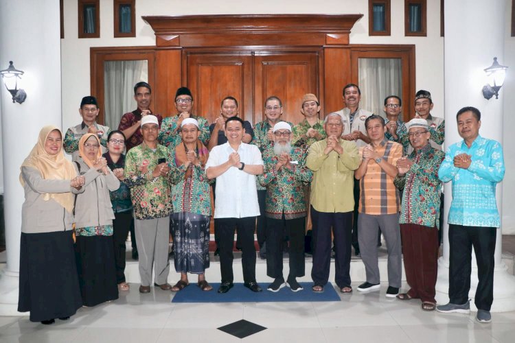 Pj Bupati terima kunjungan Forum Kerukunan Umat Beragama di Balai Agung Serasan Sekundang. (Noviansyah/Rmolsumsel.id). 