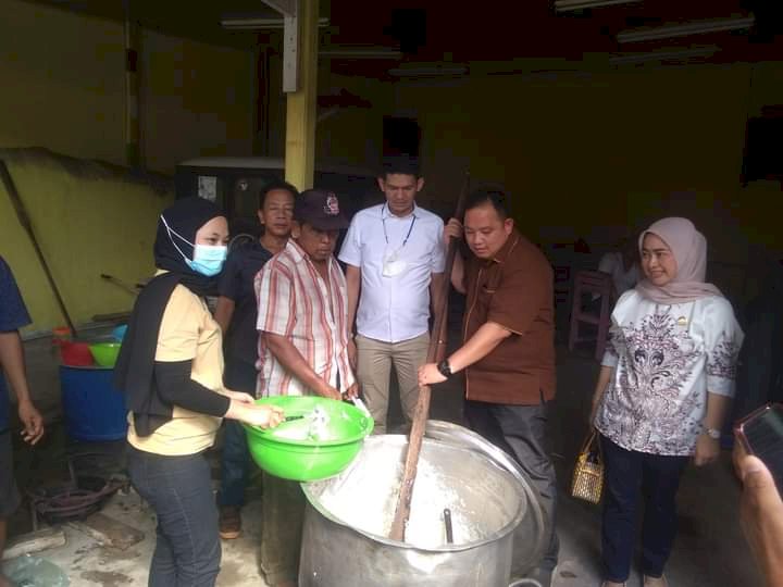 Pembuatan bubur Asyura di Sekretariat Pedas sebagai peringatan 10 Muharam/ist