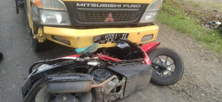 Motor korban di lokasi kejadian usai tabrakan dengan truk nox di Jalan Soekarno Hatta kota Lubuklinggau/RMOL