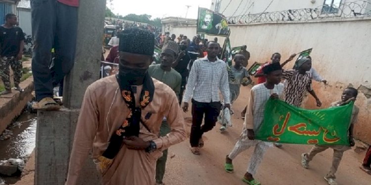 Muslim Syiah memperingati Hari Asyura diserang oleh pasukan Nigeria di kota Zaria, negara bagian Kaduna di barat laut, pada Senin(8/8)/Iqna News