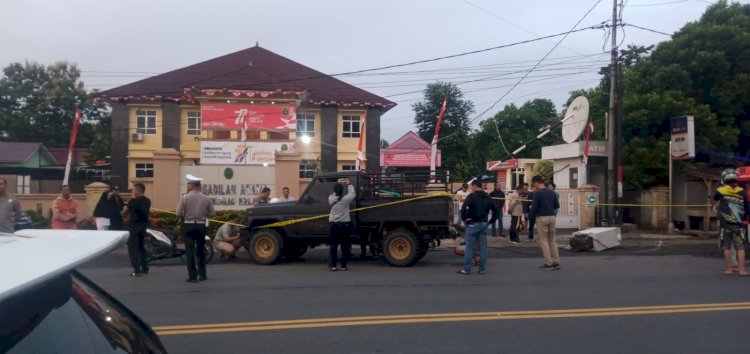 Polisi tengah melakukan olah TKP di lokasi tempat mesin ATM BRI yang dibobol di Jalan Yos Sudarso. (ist/rmolsumsel.id)