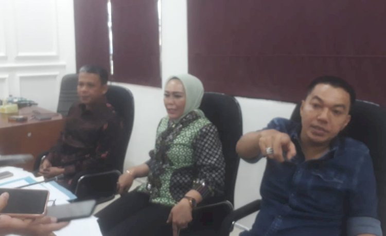 Komisi IV DPRD Provinsi Sumsel menggelar rapat kerja perihal hasil monitoring progres  pembangunan Fly Over Angkatan 66 Palembang bertempat di ruang rapat Komisi IV DPRD Provinsi Sumsel, Senin (15/8).(ist/rmolsumsel.id)