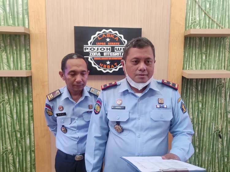 Kepala Lapas Kelas IIB Sekayu Ronald Heru Praptama saat dibincangi. (Amarullah Diansyah/Rmolsumsel.id). 