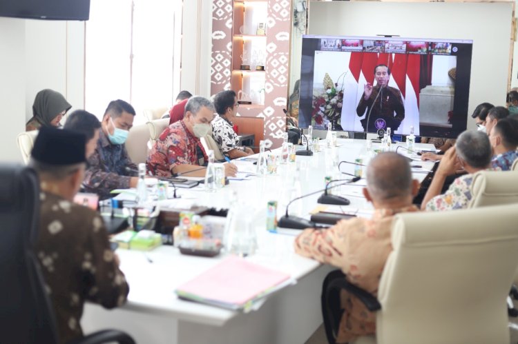 Pj Bupati Muba Apriyadi bersama kepala OPD mengikuti Rakornas Pengendalian Inflasi 2022 yang dipimpin Presiden Joko Widodo/ist