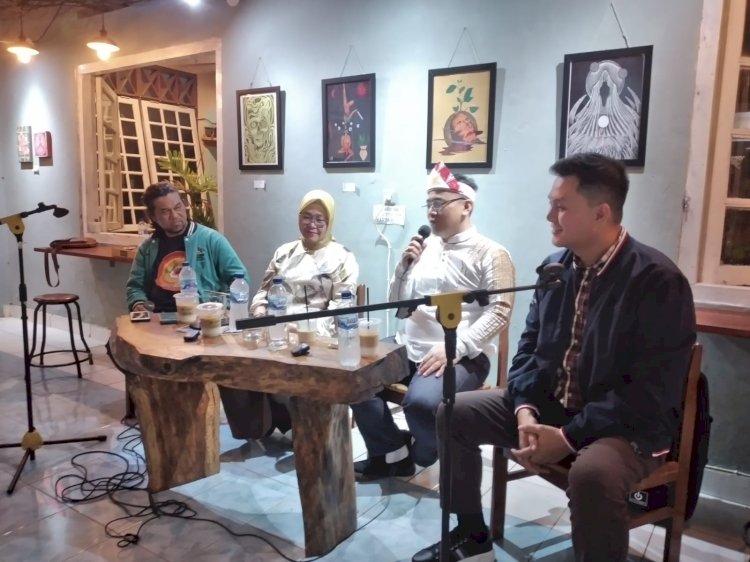 Musyawarah Literasi yang digelar di  Kape Panche Hub di Jalan Rambutan, 30 Ilir, Palembang. (Dudy Oskandar/rmolsumsel.id)