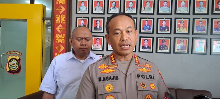 Kapolrestabes Palembang, Kombes Pol Mokhamad Nngajib didampingi Kasatreskrim, Kompol Tri Wahyudi. (amizon/rmolsumsel.id)