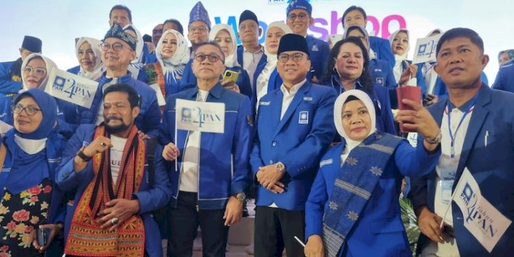 Zulkifli Hasan bersama Waketum PAN Yandri Susanto dan pengurus DPP PAN/RMOL