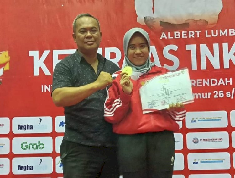 Karateka asal Sumsel Siti Destiah sukses meraih medali emas di Kejurnas INKAI ALT Cup 2022/ist