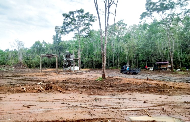Lokasi pembangunan pabrik beton curah yang berada di Desa Tanah Abang Selatan, Kecamatan Tanah Abang, Kabupaten PALI, Sumatera Selatan, Selasa (30/8).