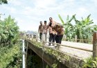 Pantau Kondisi Jembatan yang Nyaris Ambruk, Apriyadi: Segera Kita Perbaiki