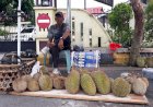 Pembeli Mulai Sepi di Penghujung Musim Buah Durian