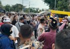 Polisi Bubarkan Massa Pendemo Tolak Kenaikan BBM di Bundaran Mesjid Agung Palembang