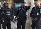 Ngeri, Geng Bersenjata Serang Masjid saat Salat Jumat