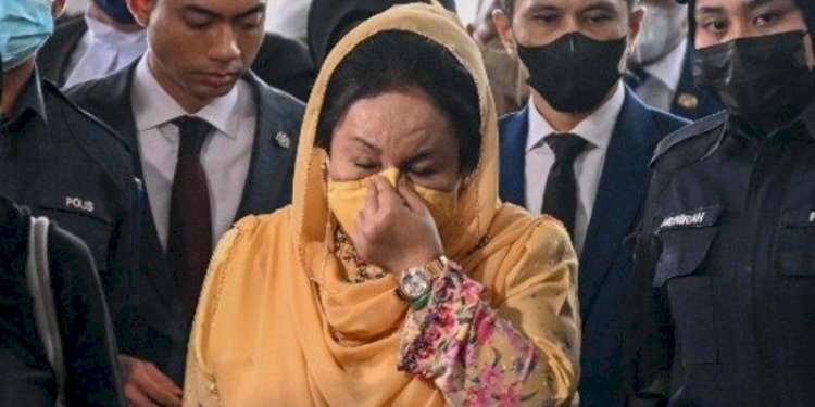 Rosmah Mansor saat tiba di ruang pengadilan Kuala Lumpur/Reuters