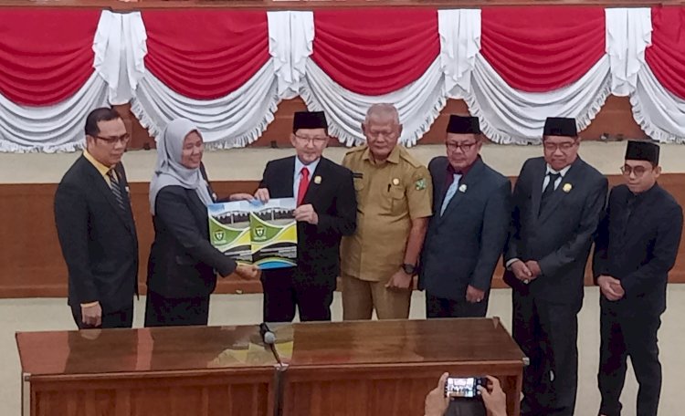 Penyerahan berita acara pemungutan suara Wakil Bupati Muara Enim sisa masa jabatan 2018-2023/ist
