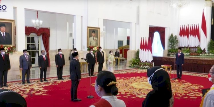Presiden Joko Widodo melantik Azwar Anas sebagai Menteri Pendayagunaan Aparatur Negara dan Reformasi Birokrasi (PAN RB)/Net