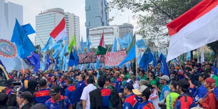 Aksi buruh di kawasan Patung Kuda Arjuna Wiwaha, Jakarta/RMOL