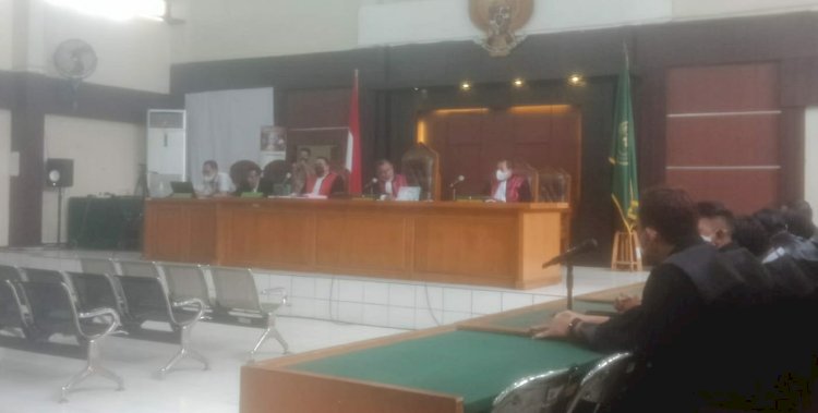 Majelis Hakim Pengadilan Tipikor Palembang membacakan amar putusan atas dua terdakwa dugaan korupsi bibit Disbunak/ist