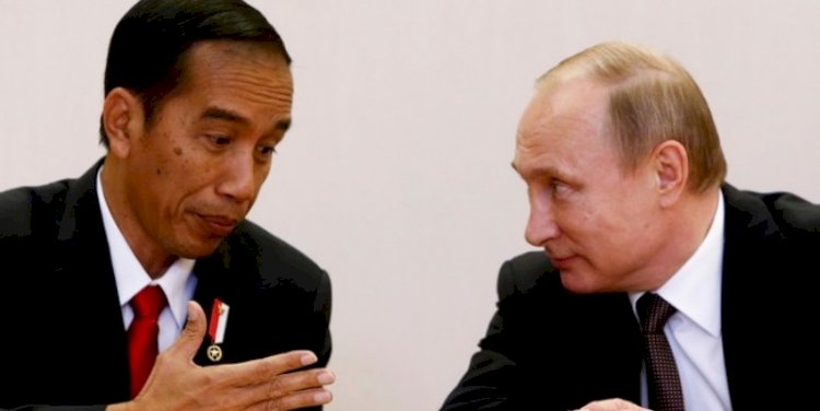 Presiden Joko Widodo saat berbincang dengan Presiden Rusi Vladimir Putin. (ist/rmolsumsel.id)