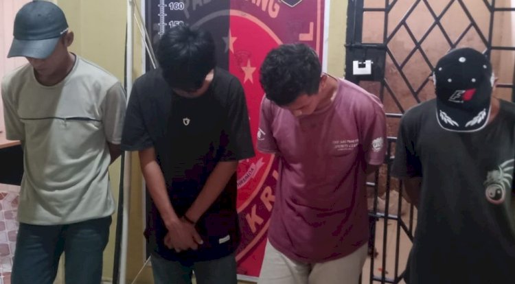 Para pelaku pemalakan saat diamankan pihak kepolisian/ist