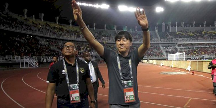 Pelatih Timnas, Shin Tae Yong usai laga melawan Vietnam di Stadion Gelora Bung Tomo. (ist/rmolsumsel.id)