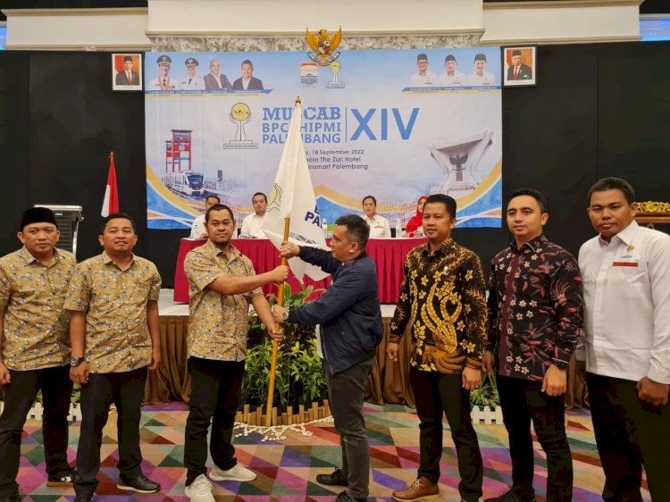 Badan Pengurus Cabang Himpunan Pengusaha Muda Indonesia (BPC HIPMI) kota Palembang menggelar Musyawarah Cabang (Muscab) yang ke XIV sekaligus memilih Ketua Umum BPC HIPMI kota Palembang Periode 2022-2025 yang digelar di Ballroom The Zuri Hotel Palembang, Minggu (18/9/2022).Setelah dilaksanakan muscab akhirnya terpilih Indra Rusadi Harahap Sebagai Ketua BPC HIPMI kota Palembang periode 2022-2025.(ist/rmolsumsel.id)
