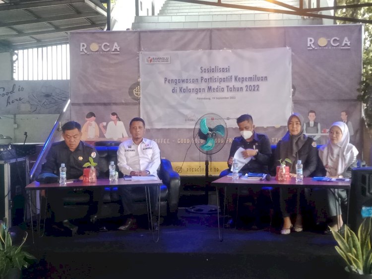 Sosialisasi pengawasan partisipatif kepemiluan di kalangan media tahun 2022, Senin (19/9) di roca coffee dan resto, Palembang. (ist/rmolsumsel.id). 