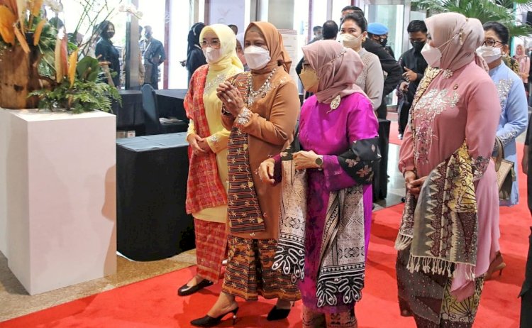 Setelah dua tahun vakum, Dewan Kerajinan Nasional (Dekranas) kembali menggelar pameran Kriyanusa 2022 dengan mengangkat tema "Semangat Bertahan Perajin Berdaya Saing" mulai tanggal 21-25 September 2022 di Hall A Jakarta Convention Center (JCC)/Foto:Ril