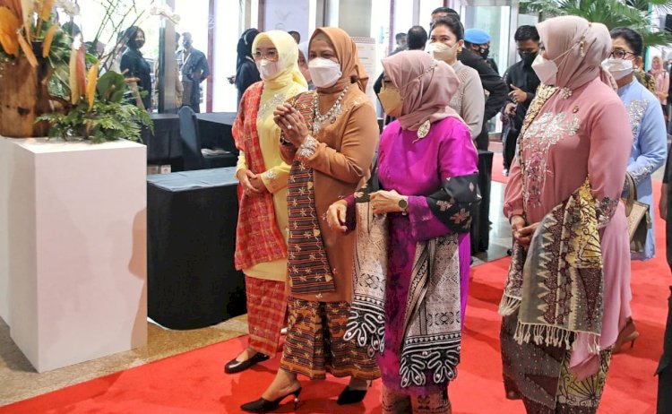Setelah dua tahun vakum, Dewan Kerajinan Nasional (Dekranas) kembali menggelar pameran Kriyanusa 2022 dengan mengangkat tema "Semangat Bertahan Perajin Berdaya Saing" mulai tanggal 21-25 September 2022 di Hall A Jakarta Convention Center (JCC)/Foto:Ril