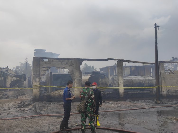 Lokasi gudang penimbunan solar di Kecamatan Kertapati Palembang yang meledak pada Kamis (22/9) kemarin. (Adam Rahman/ RmolSumsel.id)