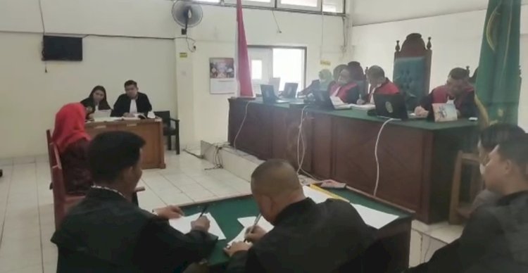 Persidangan yang di Pengadilan Negeri Palembang terkait oknum perwira polisi yang meninggalkan anak-istri demi wanita idaman lain/ist