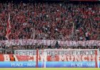 Suporter Bayern Muenchen Bentangkan Spanduk Tragedi Kanjuruhan Saat Liga Champions