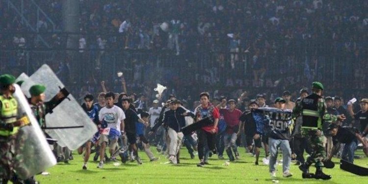 Kerusuhan di Stadion Kanjuruhan pasca pertandingan Arema FC vs Persebaya/ist