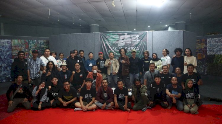 Para pelaku teater di Sumatera yang tampil dalam FTS 2022 di Taman Budaya Sriwijaya. Foto Humady Kenedy-Wanua Teater Sumatera/ist.
