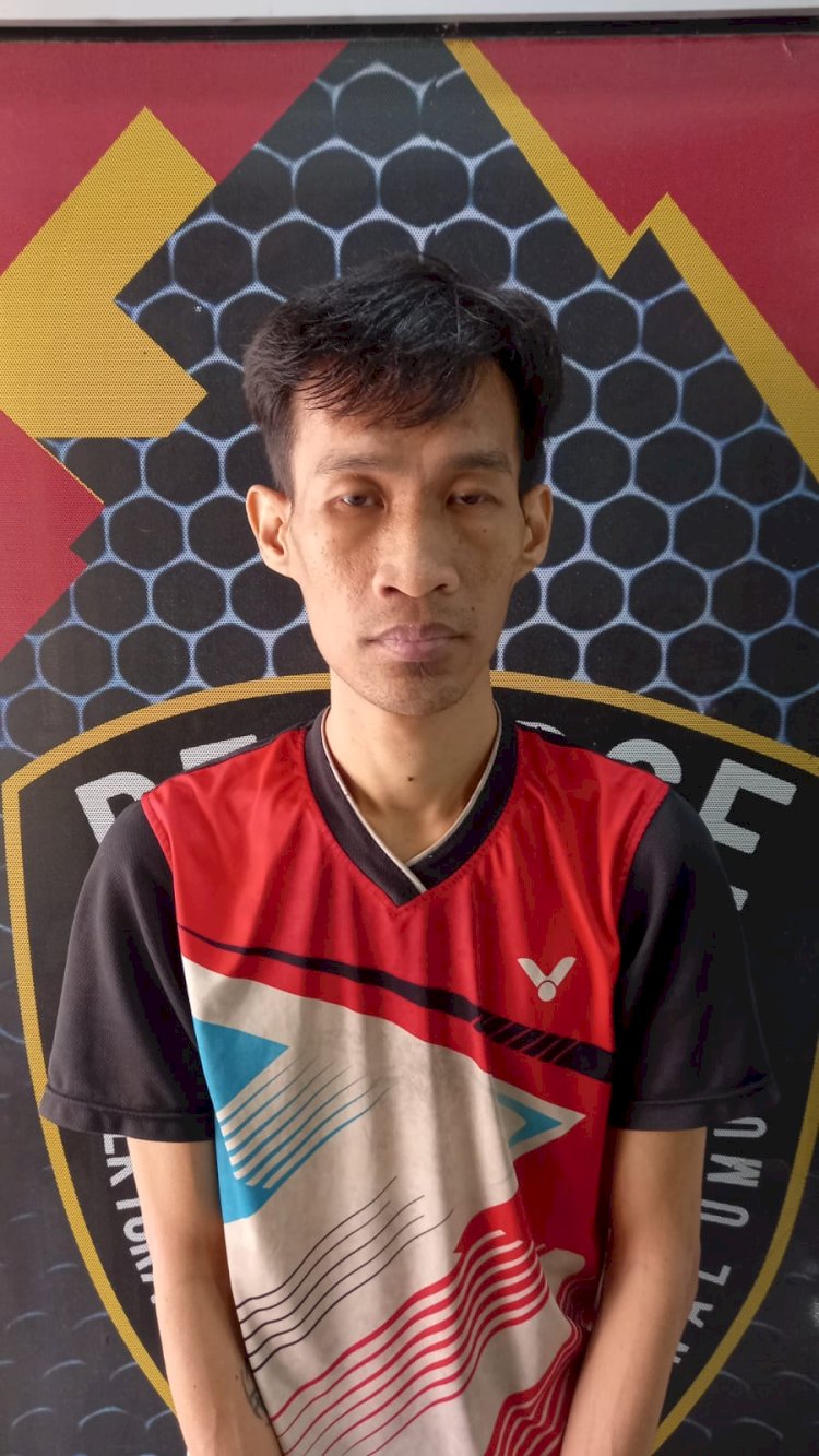Tedo (36) warga Jalan May Zen, Lorong Yada, Kelurahan Sei Selincah, Kecamatan Kalidoni Palembang, yang menjadi tersangka bobol warung. (ist/RmolSumsel.id)