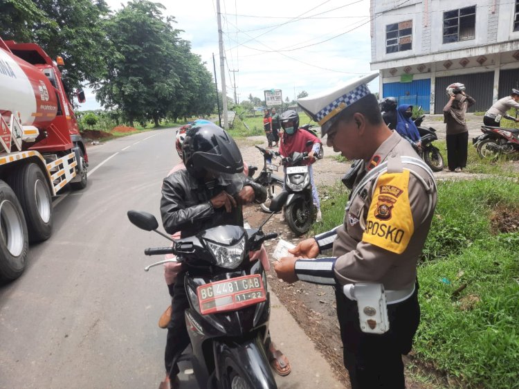 Petugas Satlantas Polres Mura melaksanakan kegiatan operaso zebra.(foto Istimewa)