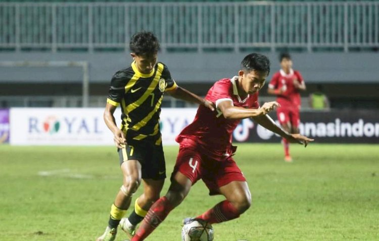 Pertandingan Timnas Indonesia kontra Malaysia di laga pamungkas kualifikasi Piala Asia U17/Foto:FAM 