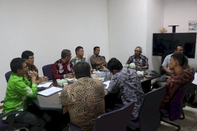 Pemerintah Kabupaten Muara Enim membahas penghentian aktivitas galian batu atau galian C di daerah Tanjung Agung. (Noviansyah/ RmolSumsel.id)