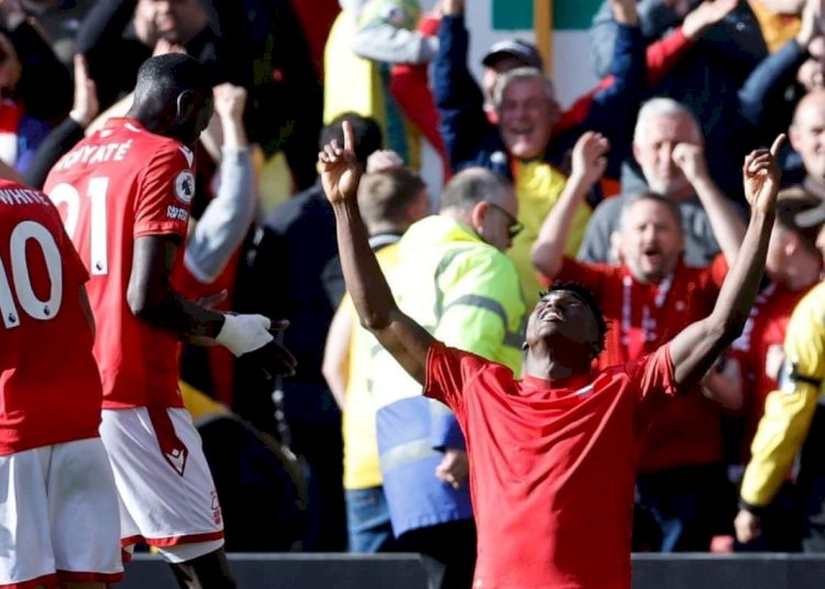 Taiwo Awoniyi menjebol gawang Liverpool dan berhasil meraih kemenangan untuk Nottingham Forest/ist