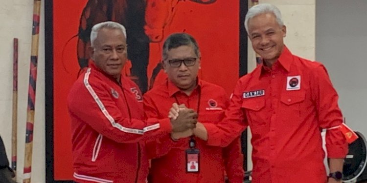 Dari kiri Komarudin Watubun, Hasto Kristiyanto, dan Ganjar Pranowo/RMOL