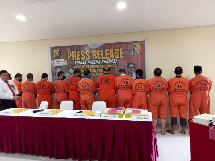 Polda Sumsel menggelar rilis Terkait kasus tindak pidana korupsi pembangunan lapangan olahraga yang menjerat 12 Kepala Desa dan satu kontraktor/ist.