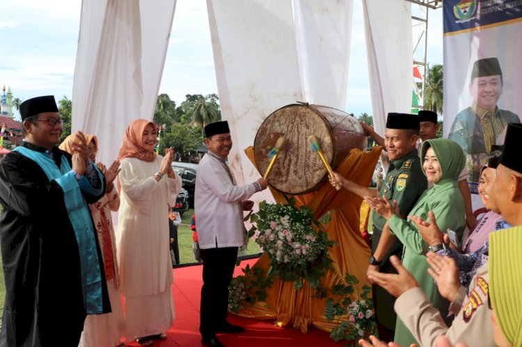 Pj Bupati Muara Enim, Kurniawan saat membuka kegiatan MTQ ke-38 di Kecamatan Empat Petulai Dangku. (noviansyah/rmolsumsel.id)