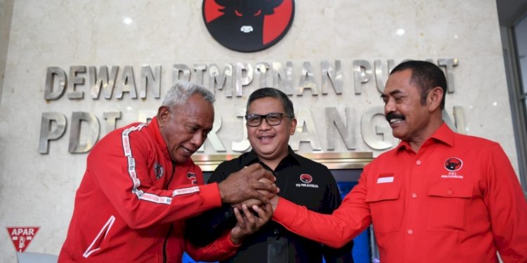 FX Hadi Rudyatmo bersama Sekjen PDIP Hasto Kristiyanto dan Ketua Bidang Kehormatan DPP PDIP, Komarudin Watubun/Ist