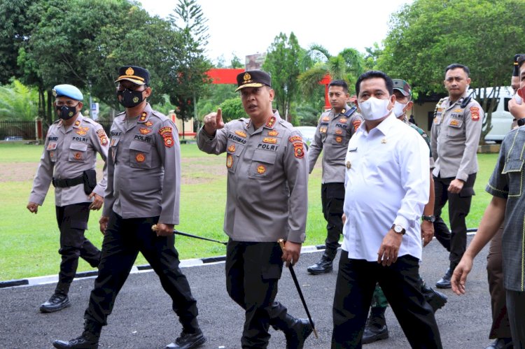 Irjen Pol Albertus Rachmad bersama Pejabat Utama (PJU) Polda Sumsel saat melakukan kunjungan kerja ke Polres Banyuasin di Gedung Sanika Satya Wadah Polres Banyuasin, Senin (31/10) .(ist/rmolsumsel.id)
